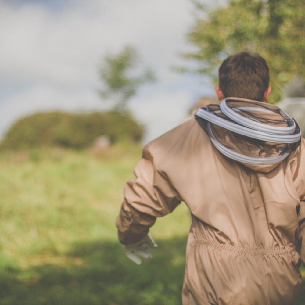 bee keeping johnny back view s36 mocha scaled