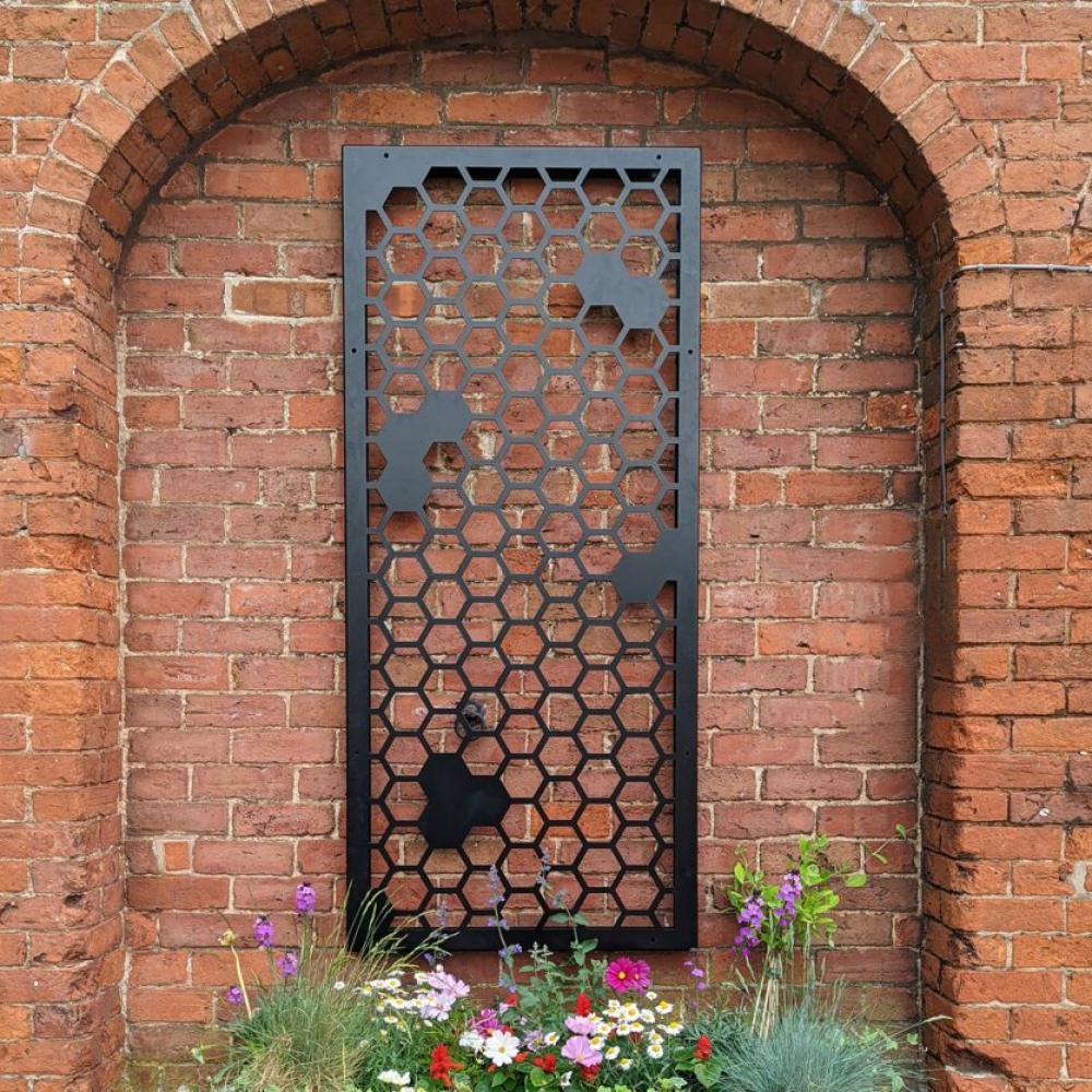 steel trellis planter from everedge 2