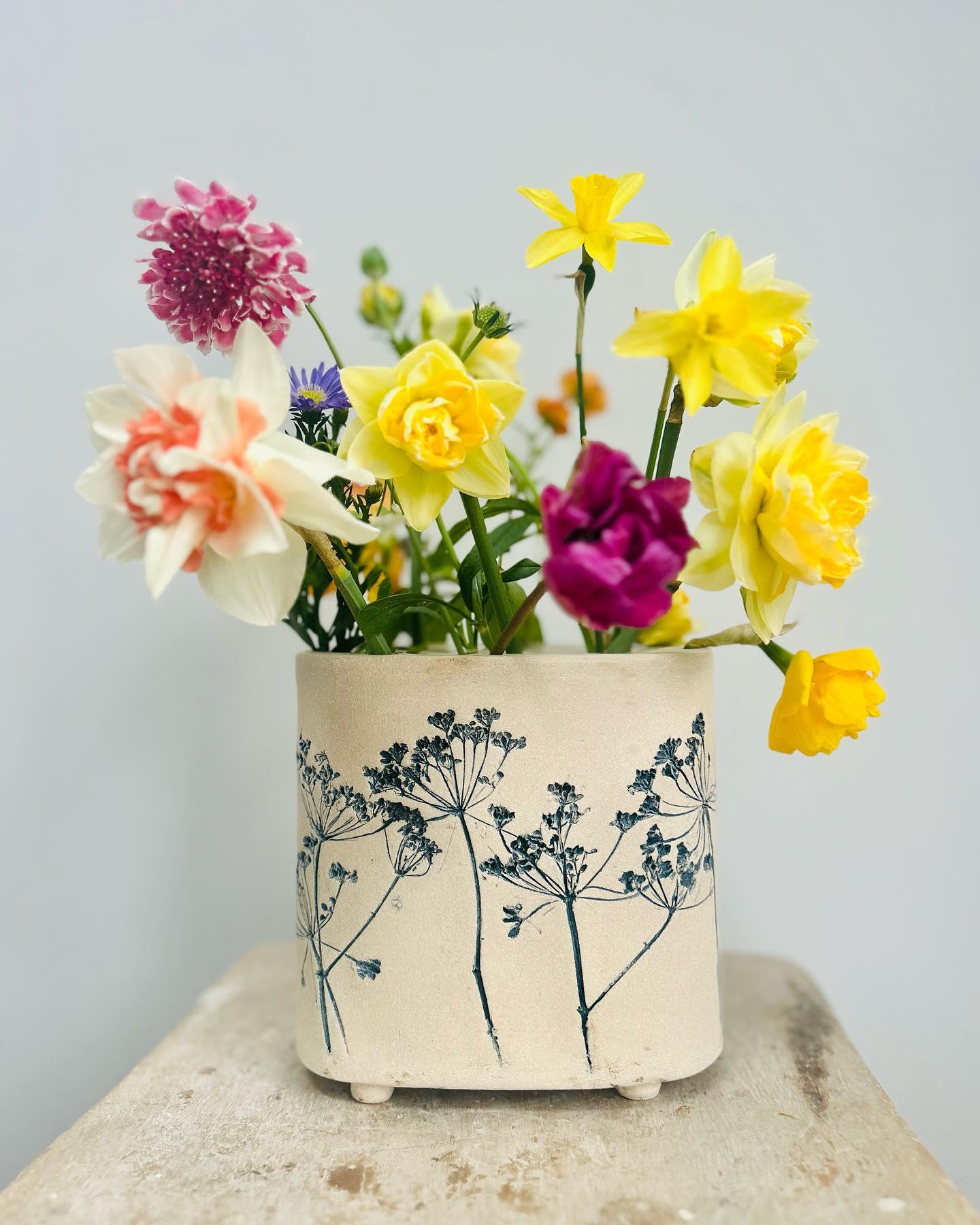 uploads/images/Vase With Flowers